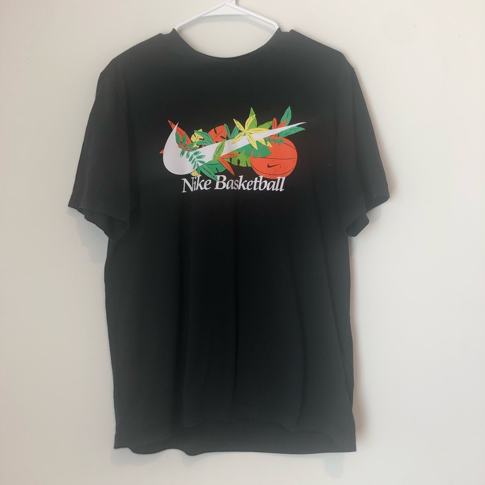 Nike Basketball Medium Black T-shirt